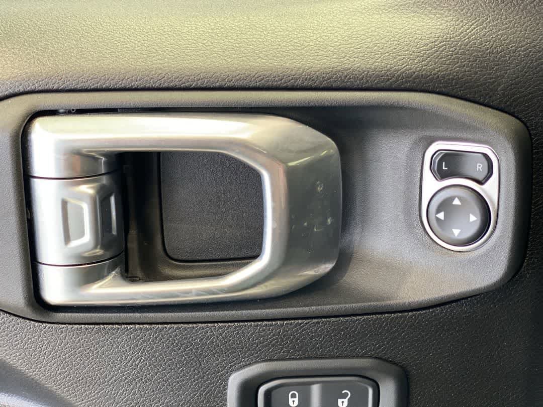 Thumbnail: 2025 Jeep Wrangler - 15