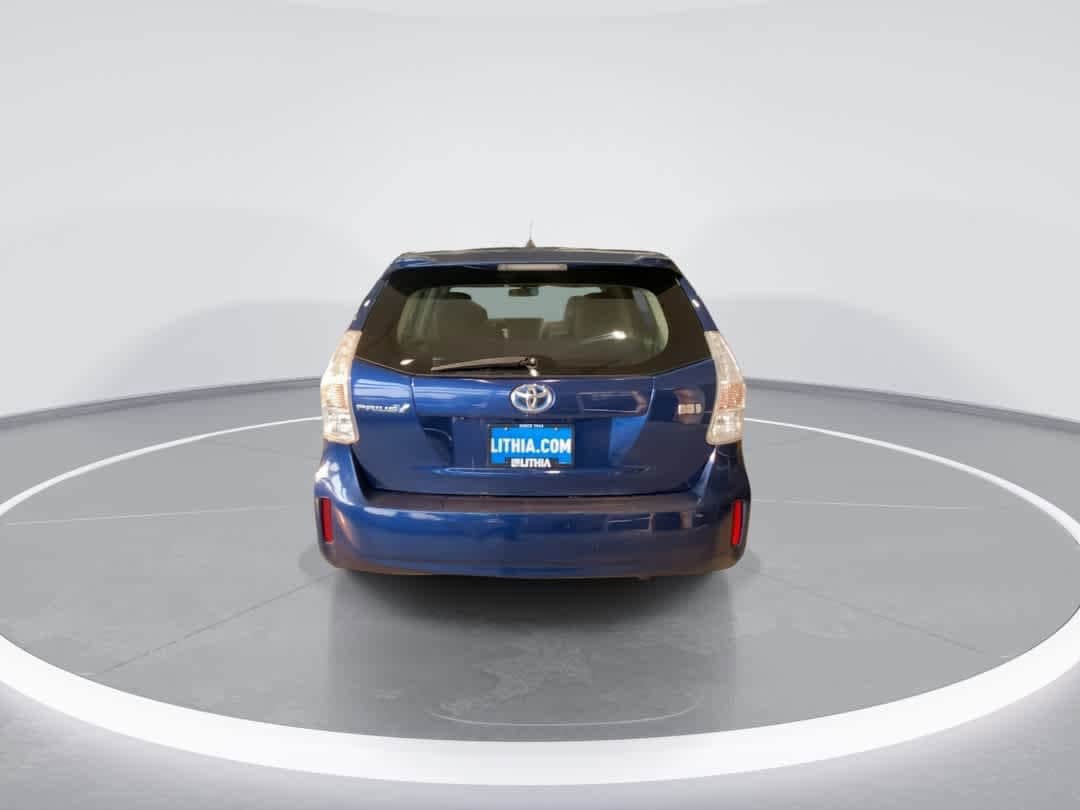 Thumbnail: 2012 Toyota Prius v - 7