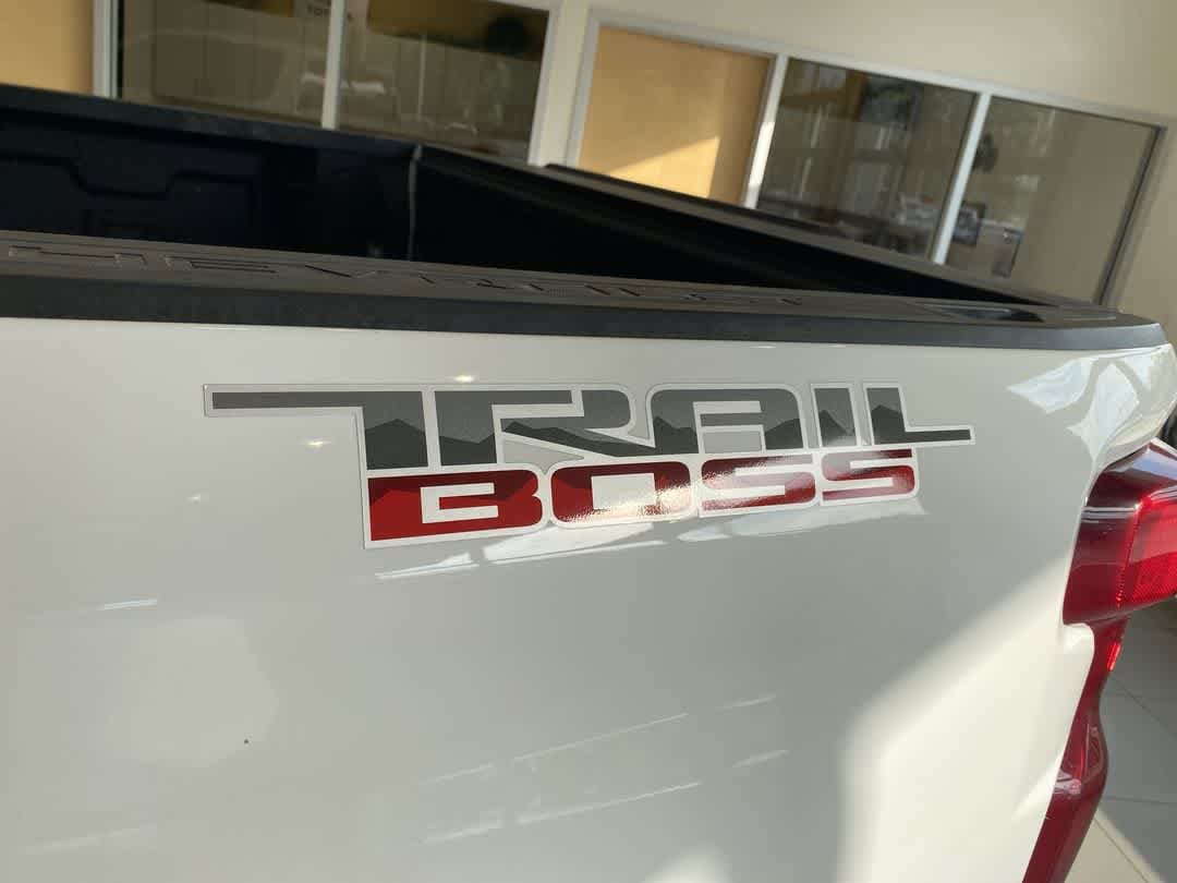 Thumbnail: 2023 Chevrolet Silverado 1500 - 11