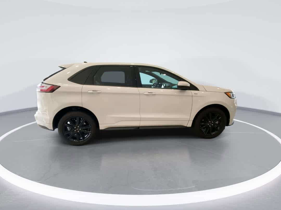 Thumbnail: 2024 Ford Edge - 9