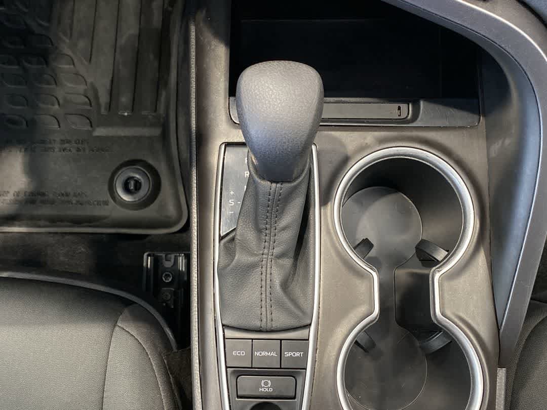 Thumbnail: 2022 Toyota Camry - 22