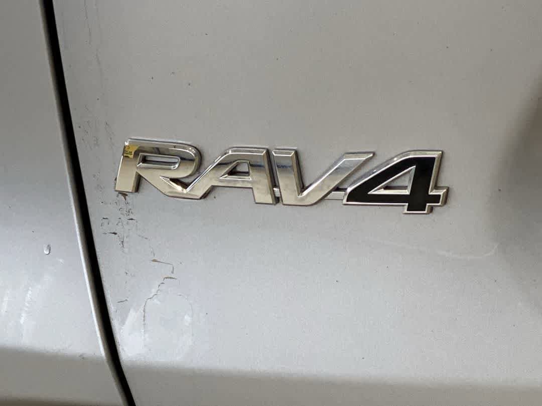 Thumbnail: 2020 Toyota RAV4 - 11
