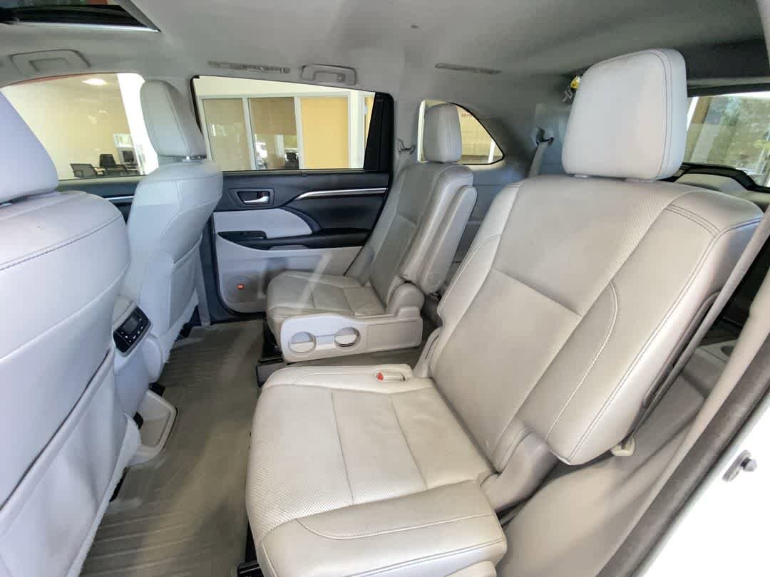 Thumbnail: 2015 Toyota Highlander - 25