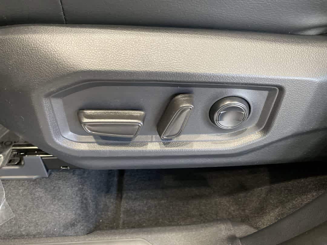 Thumbnail: 2025 Toyota Tundra - 14