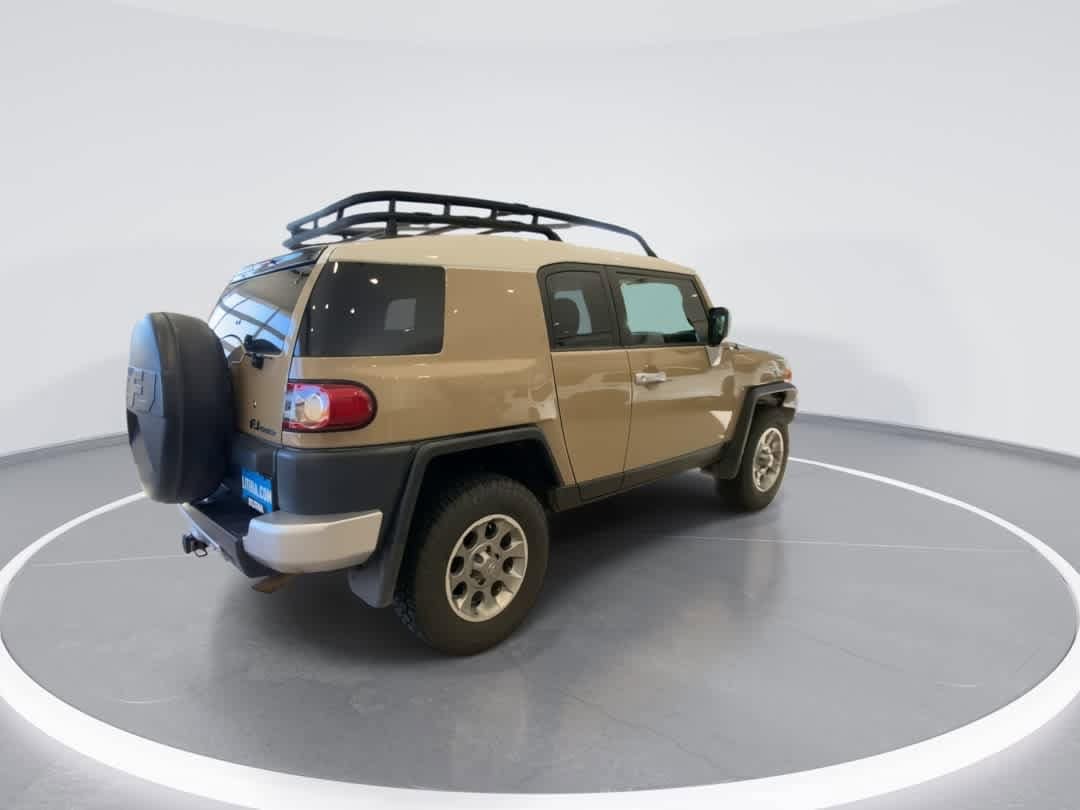 Thumbnail: 2013 Toyota FJ Cruiser - 8