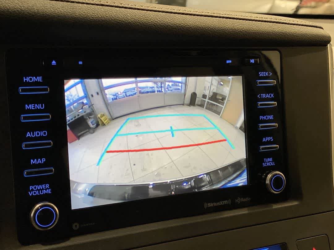 Thumbnail: 2019 Toyota Sienna - 17