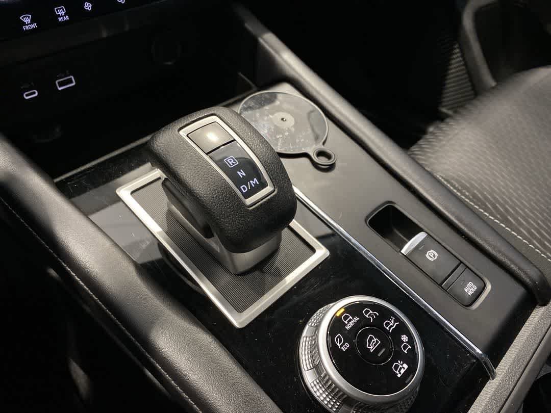 Thumbnail: 2022 Mitsubishi Outlander - 19