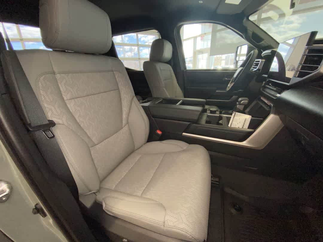 Thumbnail: 2025 Toyota Tundra - 25