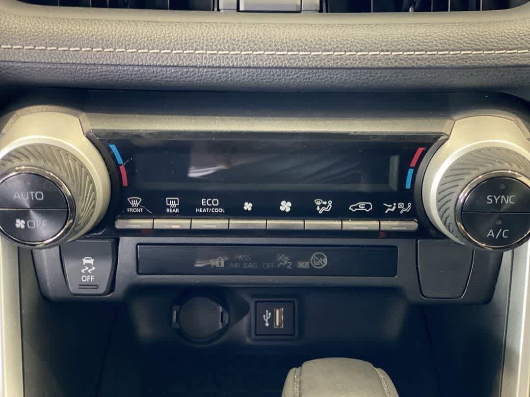 Thumbnail: 2024 Toyota RAV4 - 21