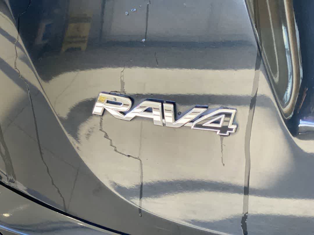 Thumbnail: 2016 Toyota RAV4 - 11