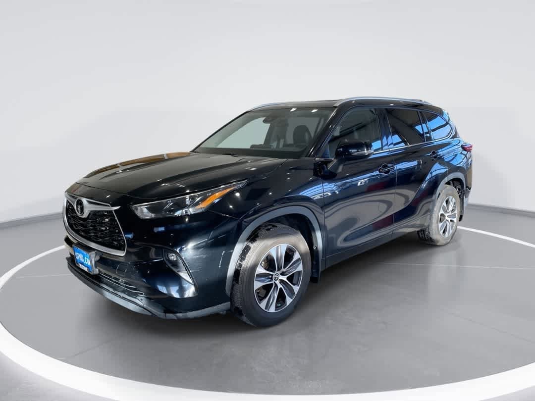 2022 Toyota Highlander XLE's photo