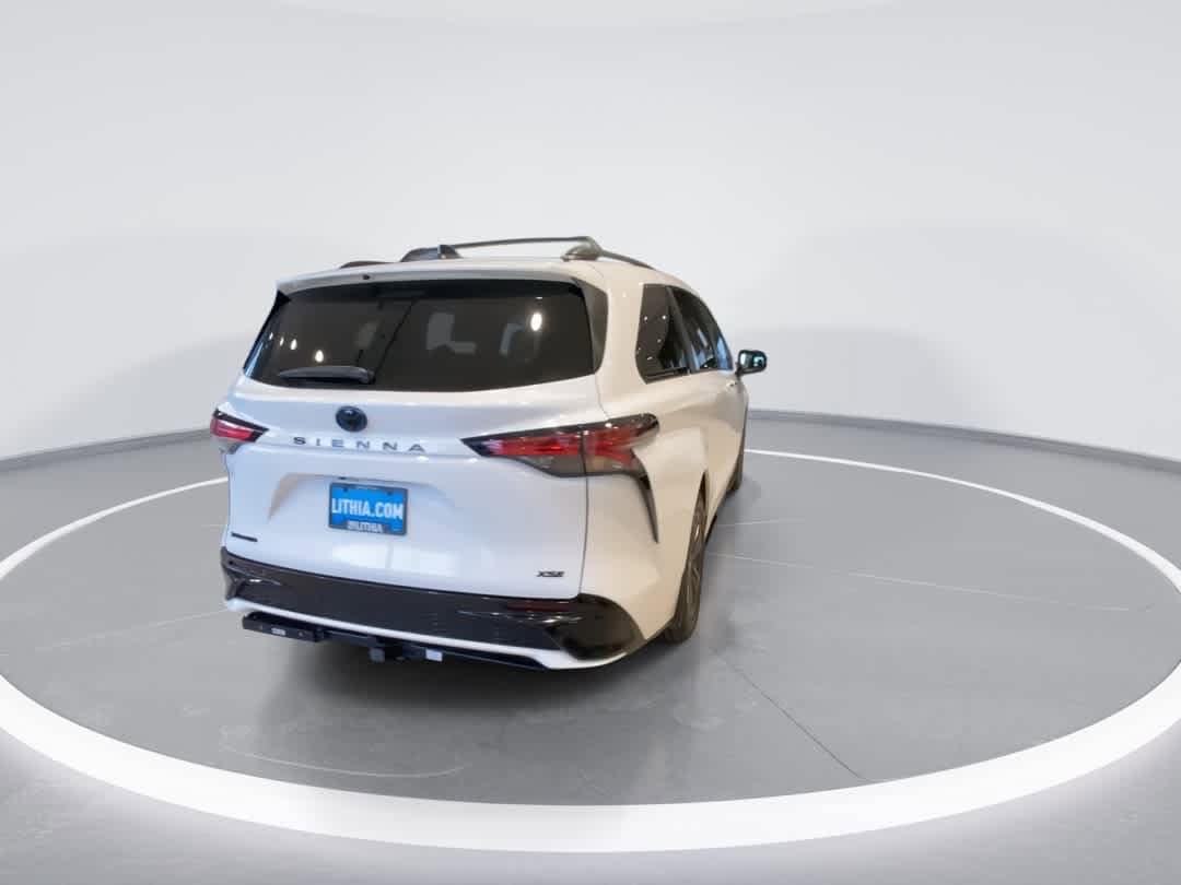 Thumbnail: 2025 Toyota Sienna - 8