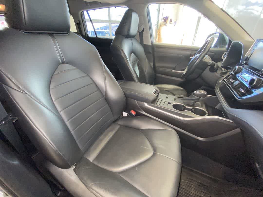 Thumbnail: 2021 Toyota Highlander - 29