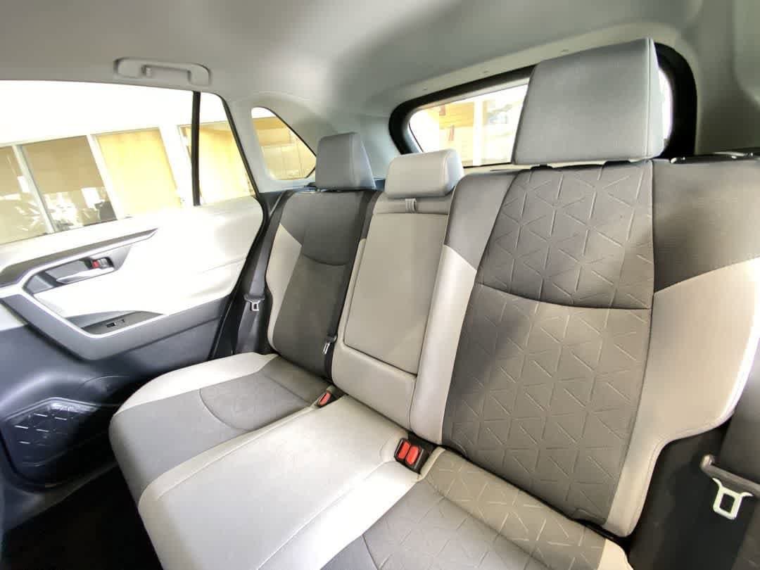 Thumbnail: 2022 Toyota RAV4 - 25