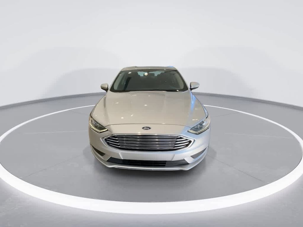 Used 2018 Ford Fusion SE Sedan