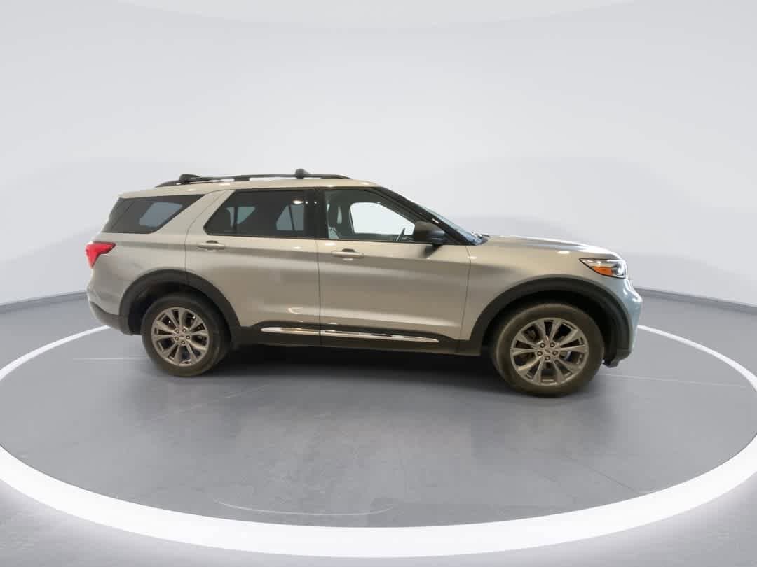 Thumbnail: 2022 Ford Explorer - 9