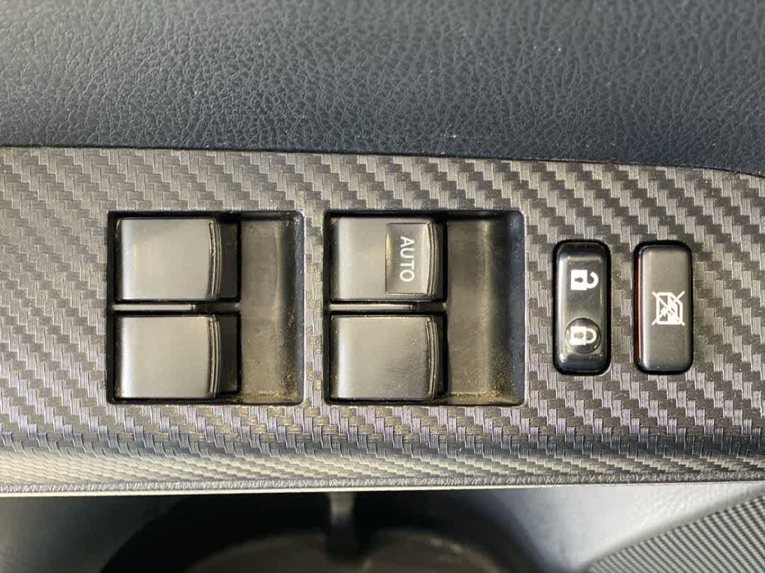 Thumbnail: 2015 Toyota RAV4 - 16