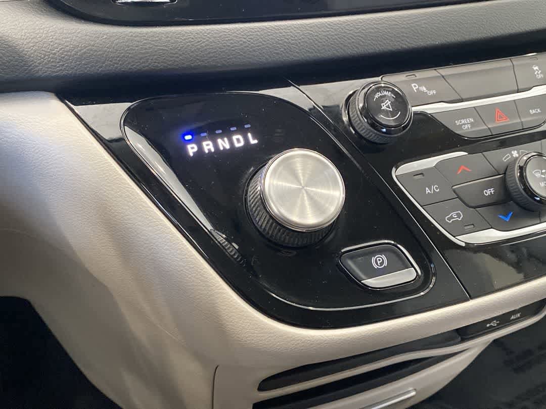 Thumbnail: 2017 Chrysler Pacifica - 19