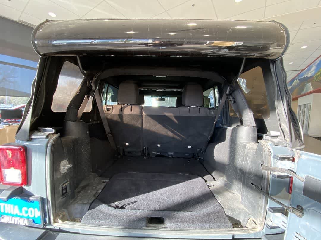 Thumbnail: 2015 Jeep Wrangler - 23