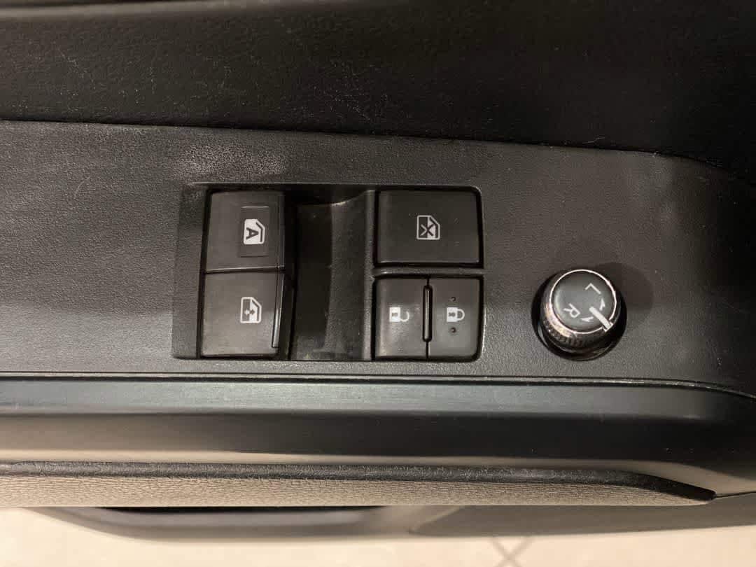 Thumbnail: 2017 Toyota Tacoma - 15