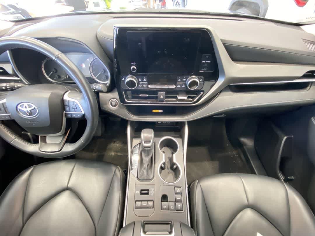 Thumbnail: 2024 Toyota Highlander - 23