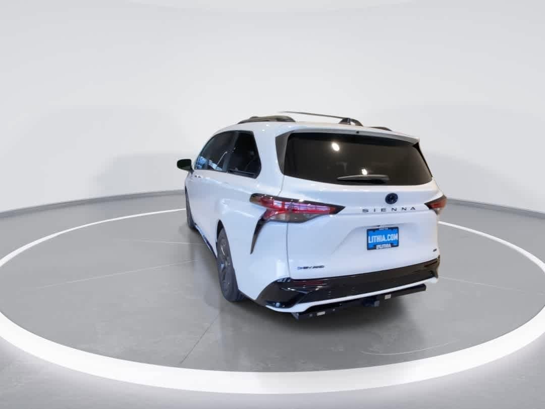 Thumbnail: 2025 Toyota Sienna - 7
