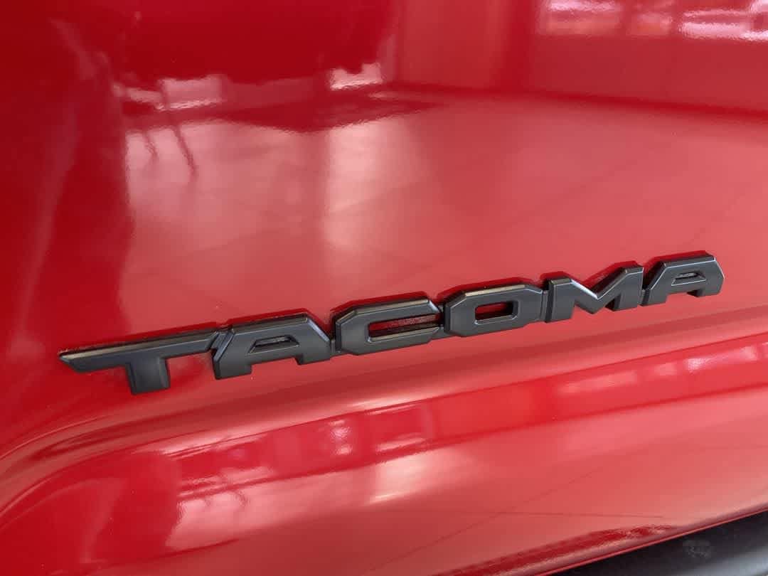 Thumbnail: 2022 Toyota Tacoma - 10