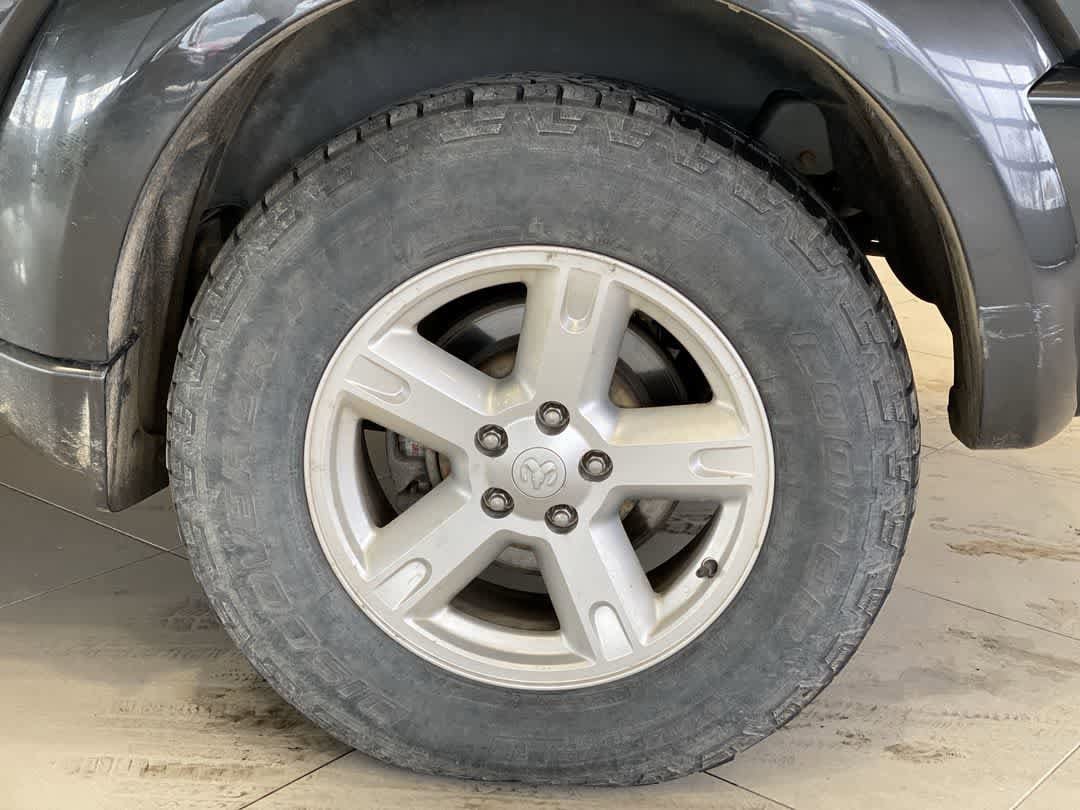 Thumbnail: 2011 Dodge Nitro - 13