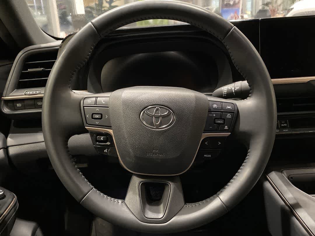 Thumbnail: 2023 Toyota Crown - 16