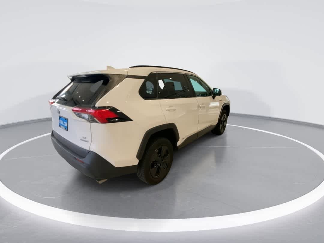 Thumbnail: 2021 Toyota RAV4 - 8