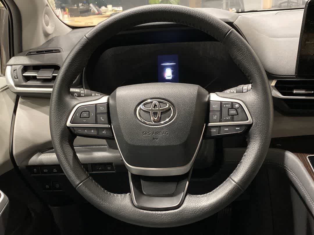 Thumbnail: 2024 Toyota Sienna - 17