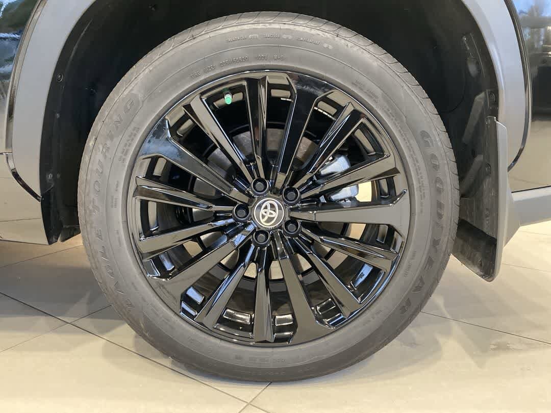 Thumbnail: 2025 Toyota Highlander - 12