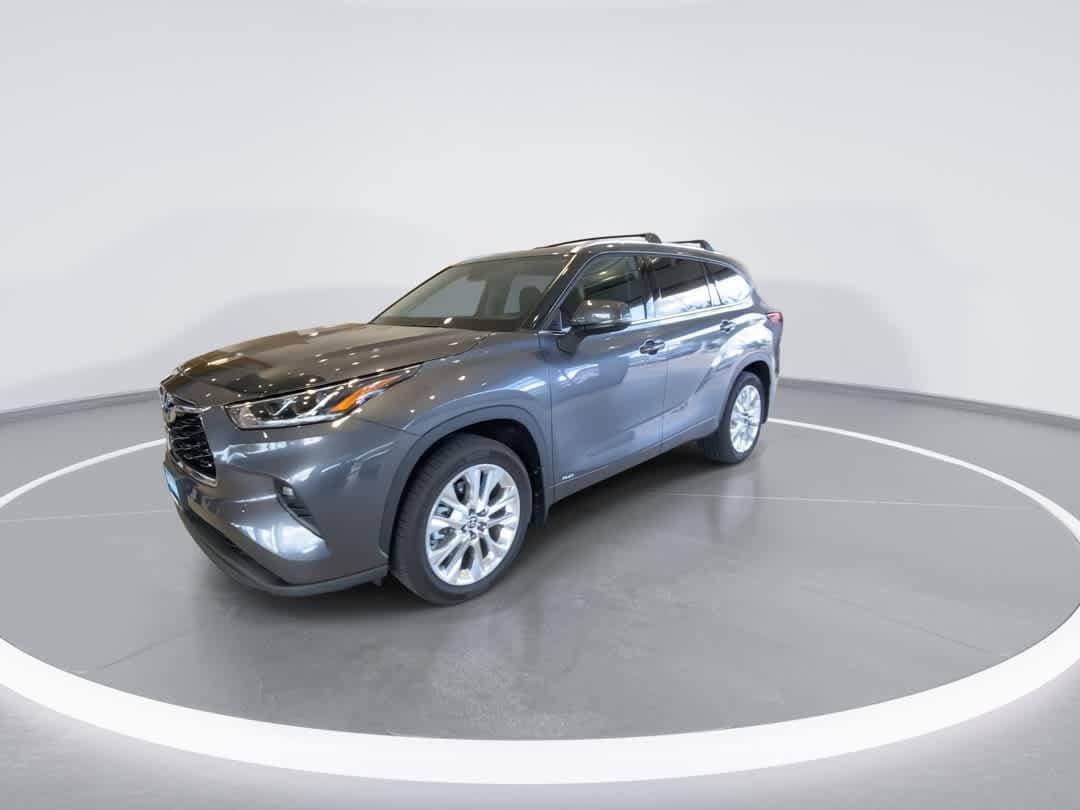 Thumbnail: 2023 Toyota Highlander - 4