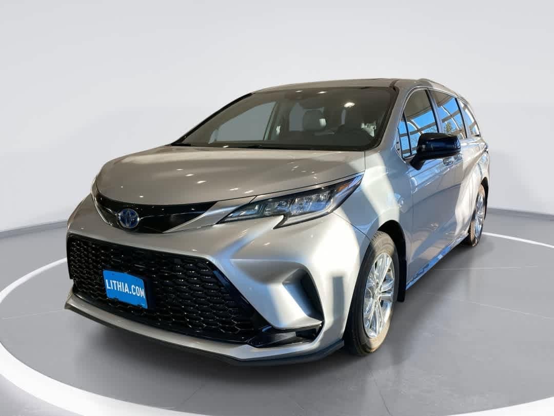 Thumbnail: 2022 Toyota Sienna - 1