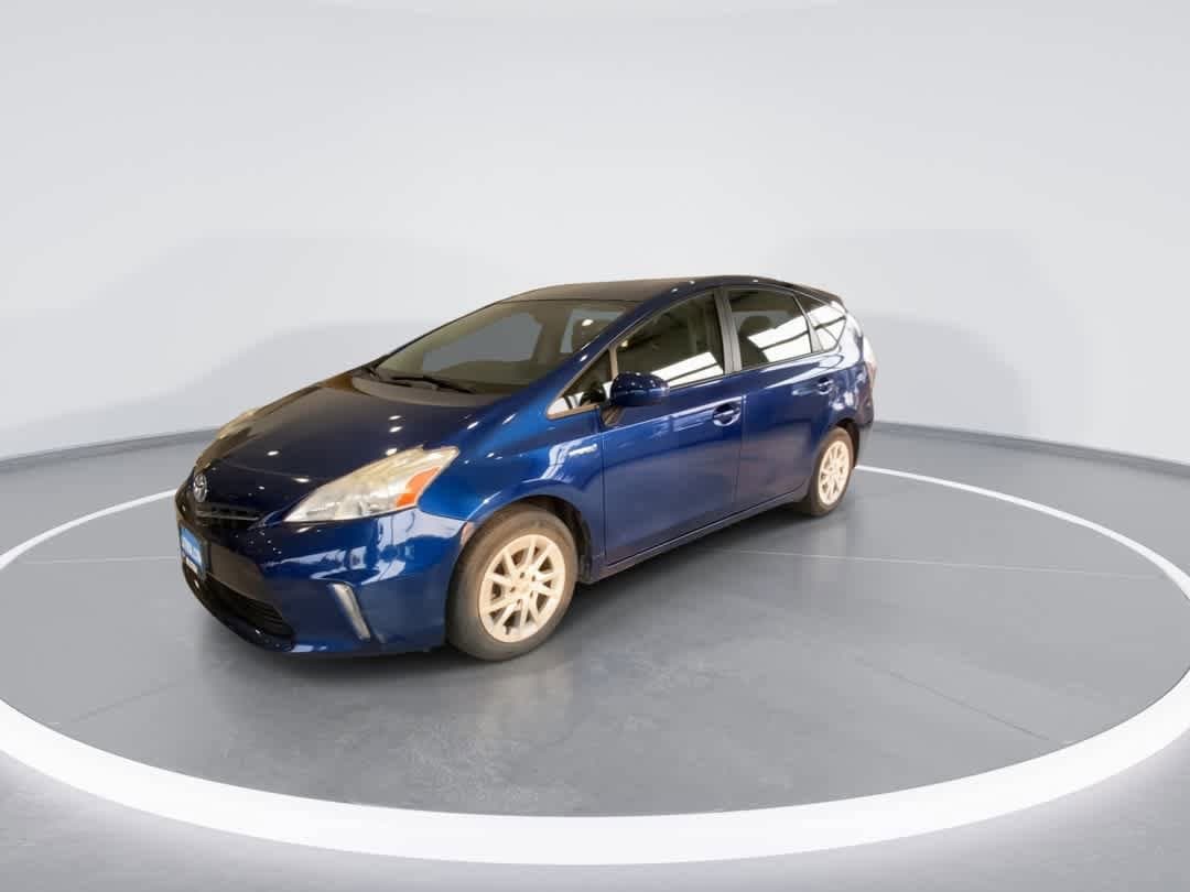 Thumbnail: 2012 Toyota Prius v - 4