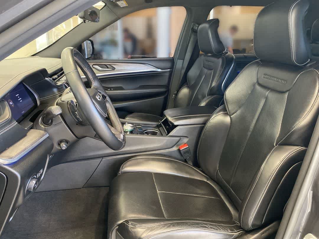 Thumbnail: 2022 Jeep Grand Cherokee - 13