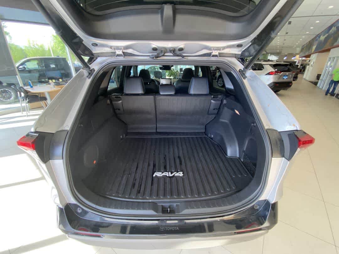 Thumbnail: 2021 Toyota RAV4 - 27