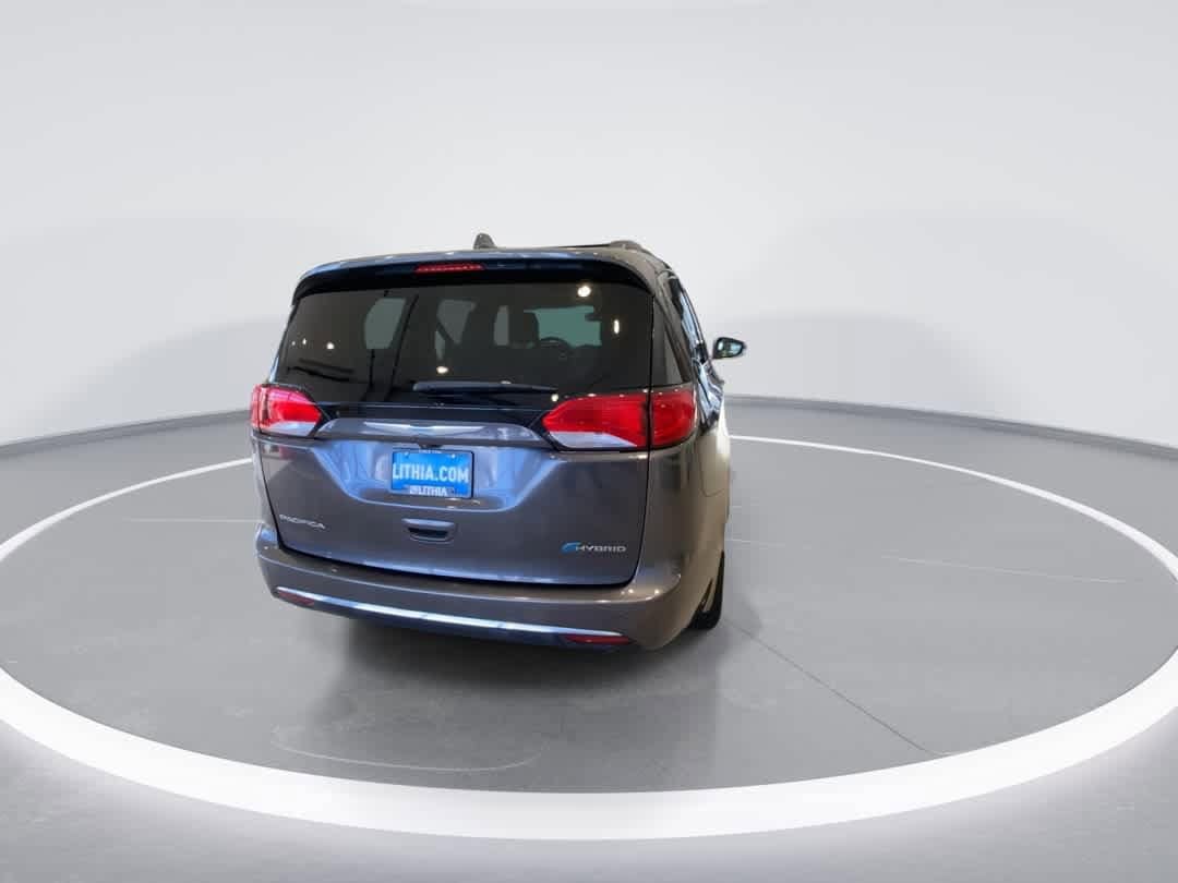 Thumbnail: 2017 Chrysler Pacifica - 7