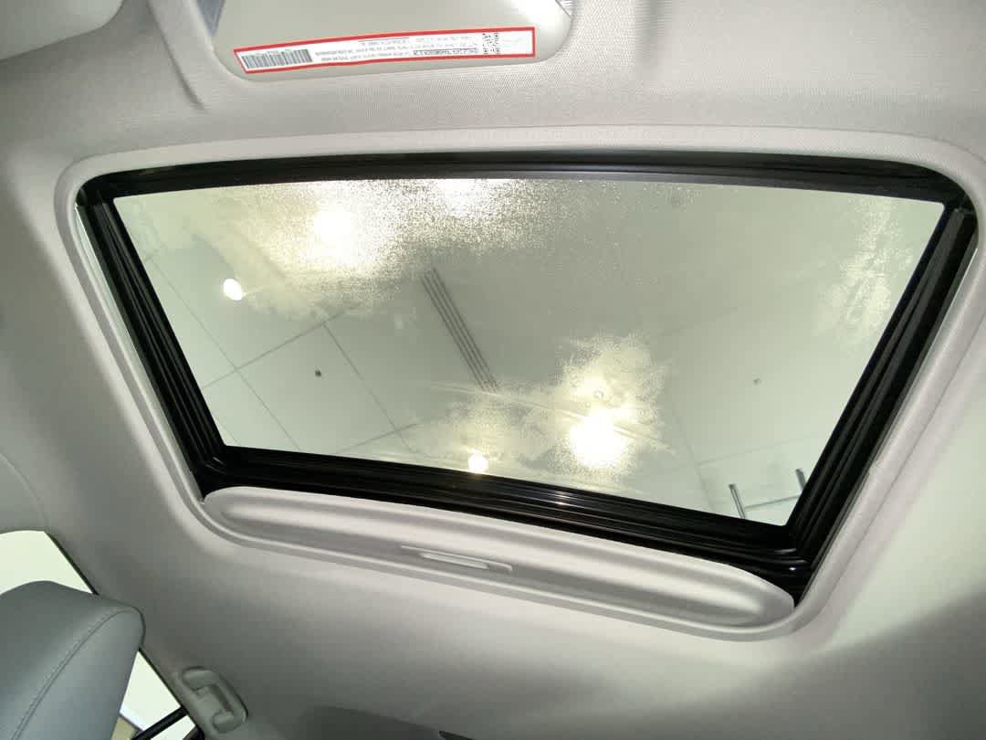 Thumbnail: 2025 Toyota RAV4 - 21