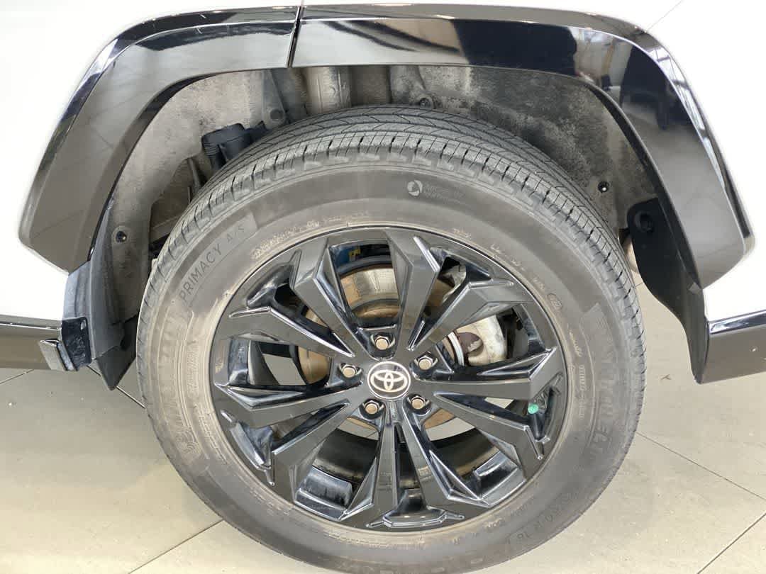 Thumbnail: 2022 Toyota RAV4 - 13