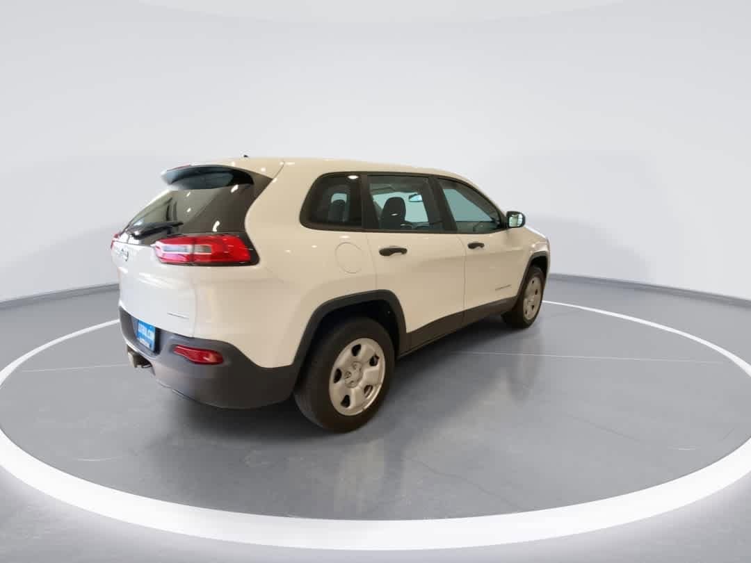 Thumbnail: 2017 Jeep Cherokee - 8