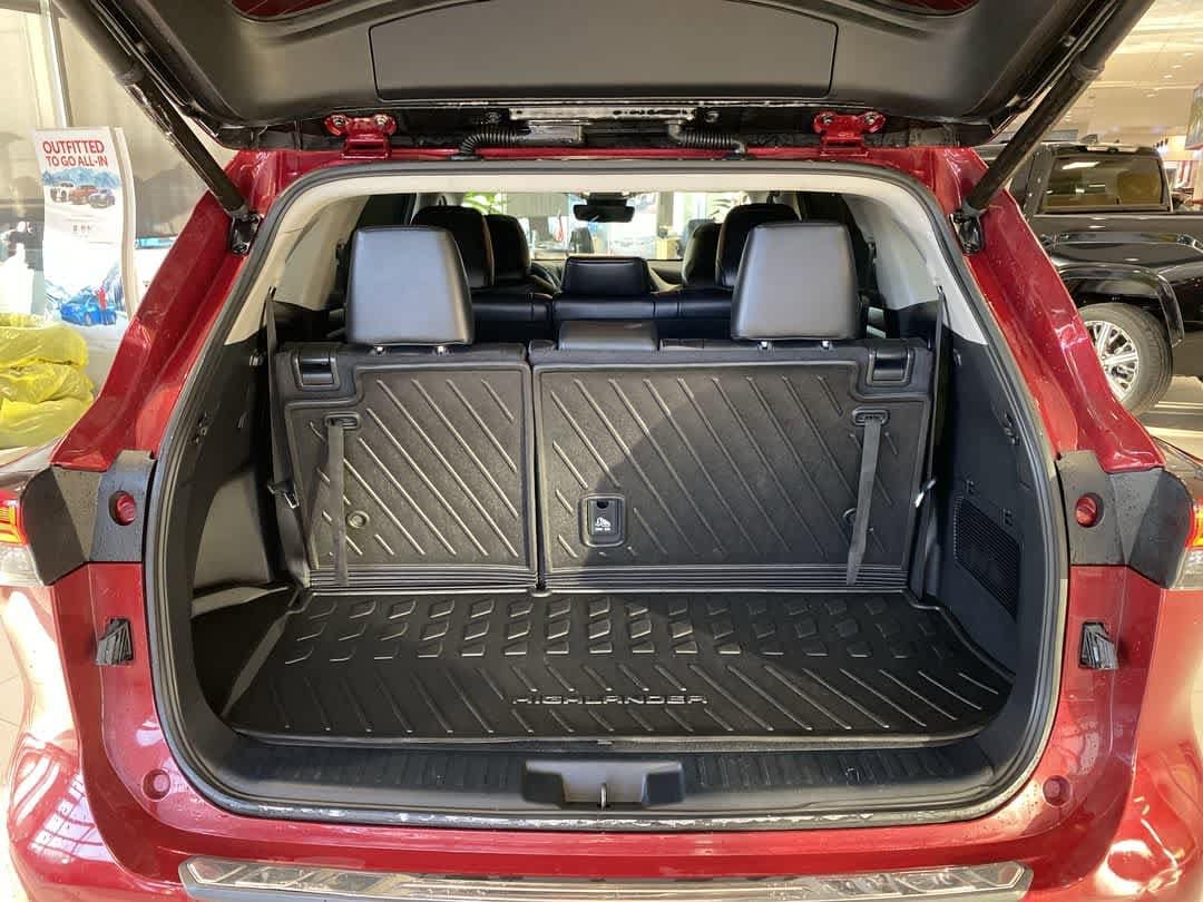 Thumbnail: 2022 Toyota Highlander - 24