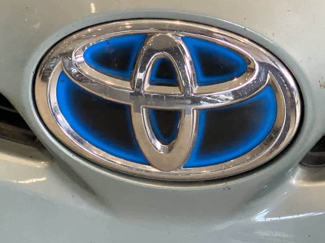 Thumbnail: 2013 Toyota Prius - 10