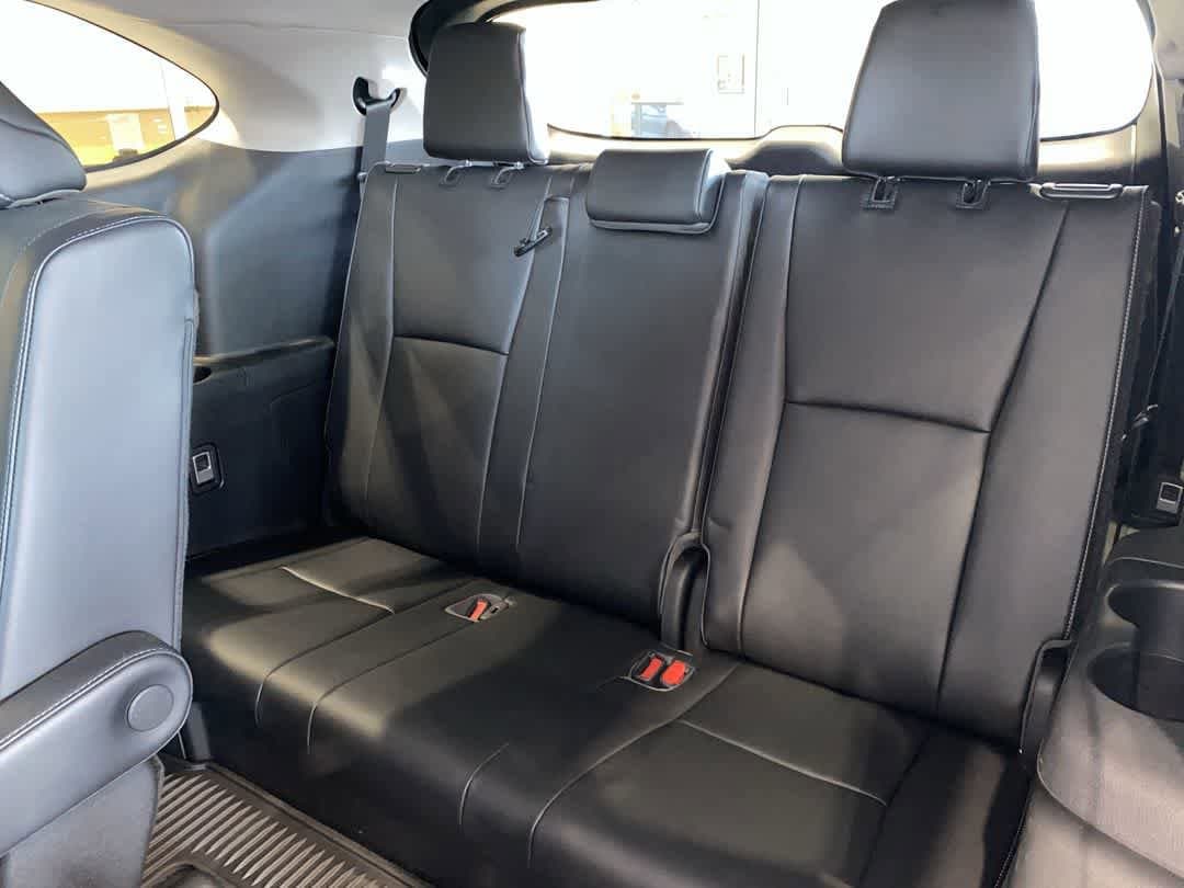 Thumbnail: 2023 Toyota Highlander - 25