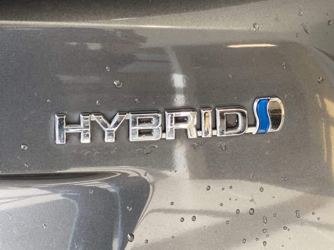 Thumbnail: 2018 Toyota Prius - 12