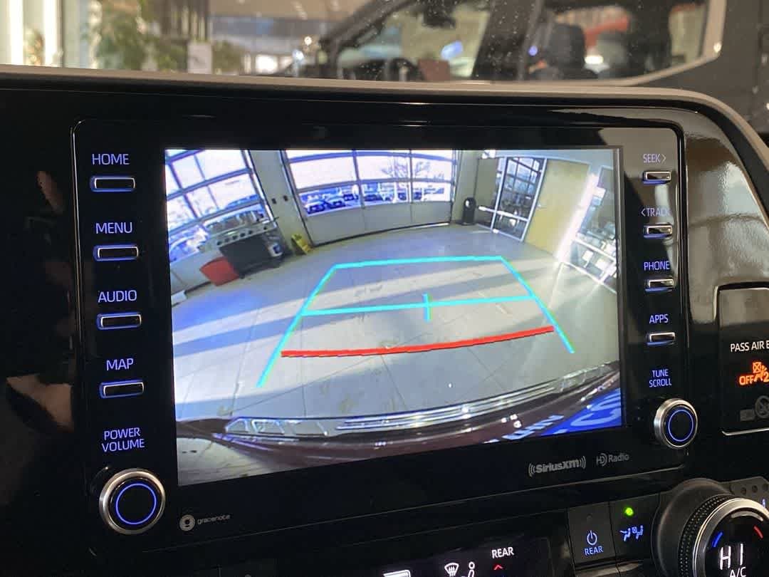 Thumbnail: 2022 Toyota Highlander - 17