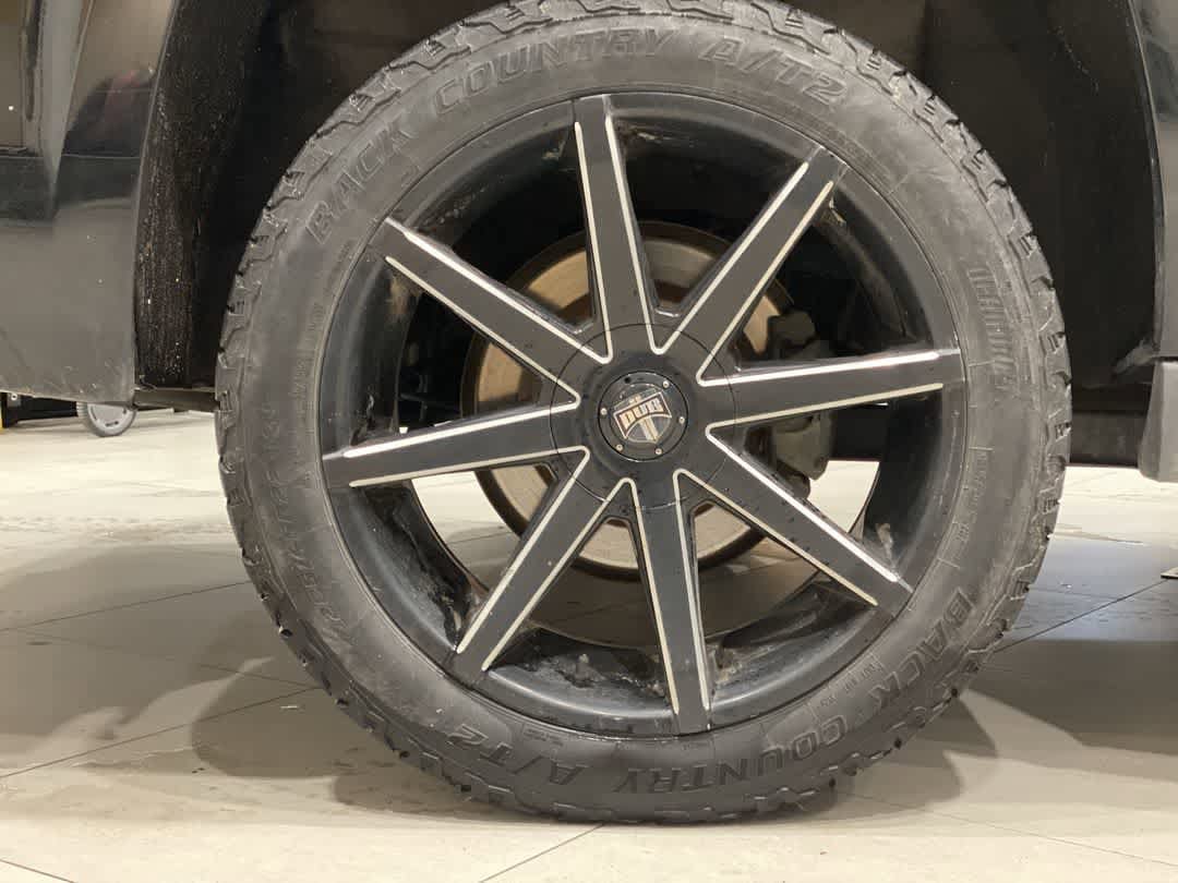 Thumbnail: 2018 Chevrolet Suburban - 12