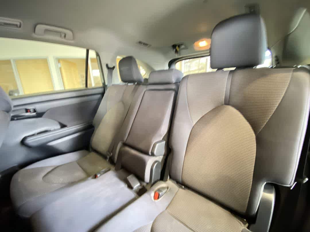 Thumbnail: 2021 Toyota Highlander - 24