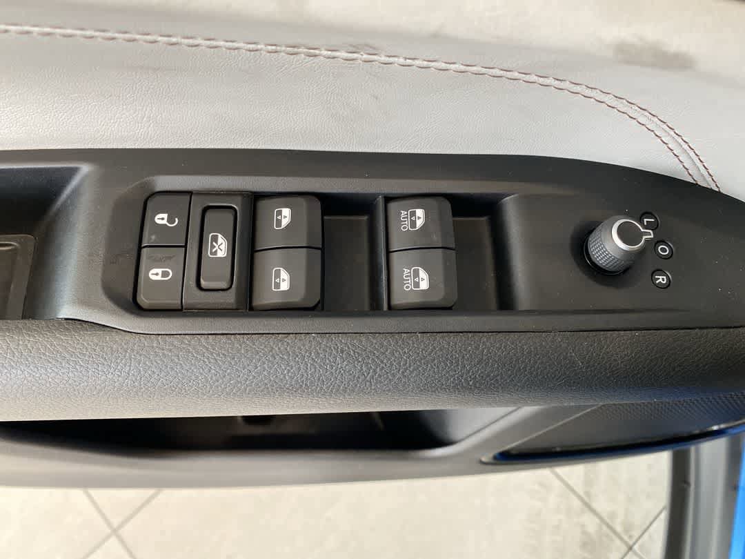 Thumbnail: 2023 Jeep Compass - 16