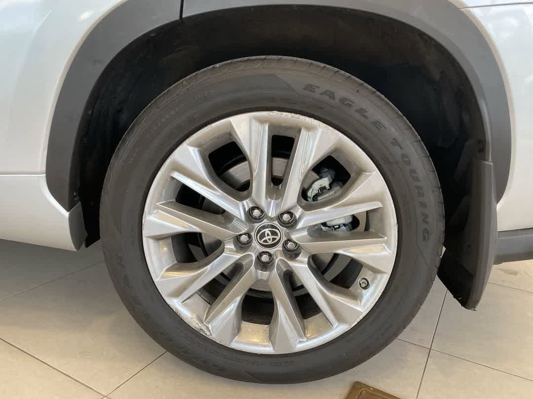 Thumbnail: 2022 Toyota Highlander - 12